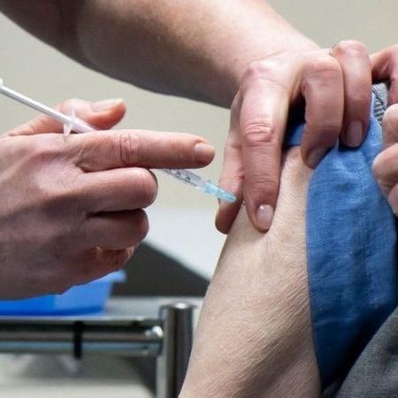 Especialistas reforçam que o corpo precisa de alguns dias para desenvolver a resposta imunológica após a vacina - Getty Images
