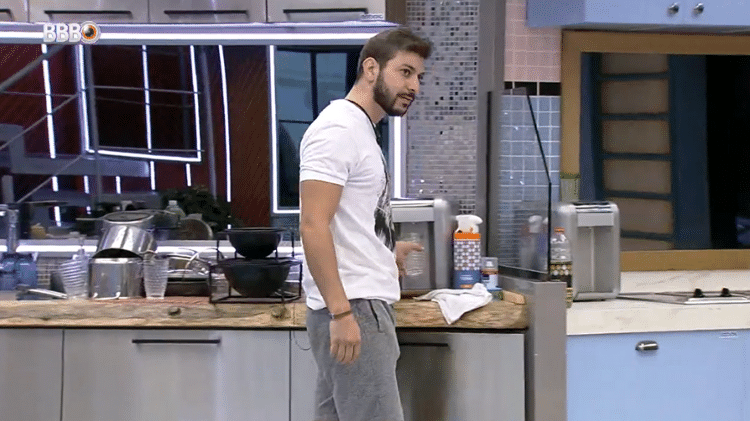 BBB: Caio diz que viu Gilberto se masturbando no quarto - Reprodução/Globoplay - Reprodução/Globoplay