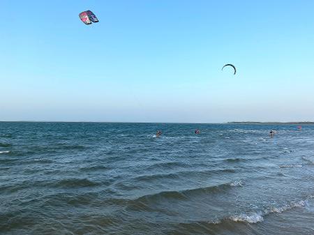 Kitesurf, uma das atrações que mais atraem turistas em Atins - Priscila Carvalho/UOL