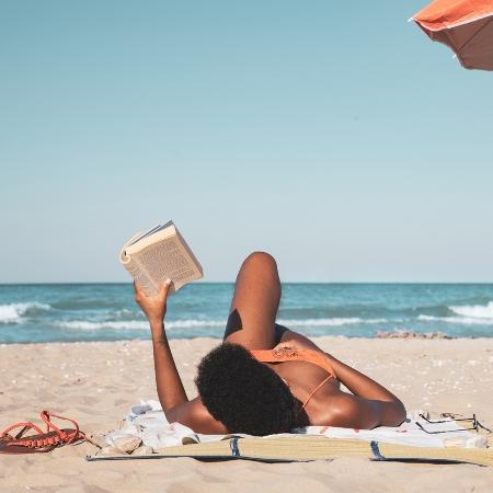 Leitura de férias pede boas histórias - Getty Images