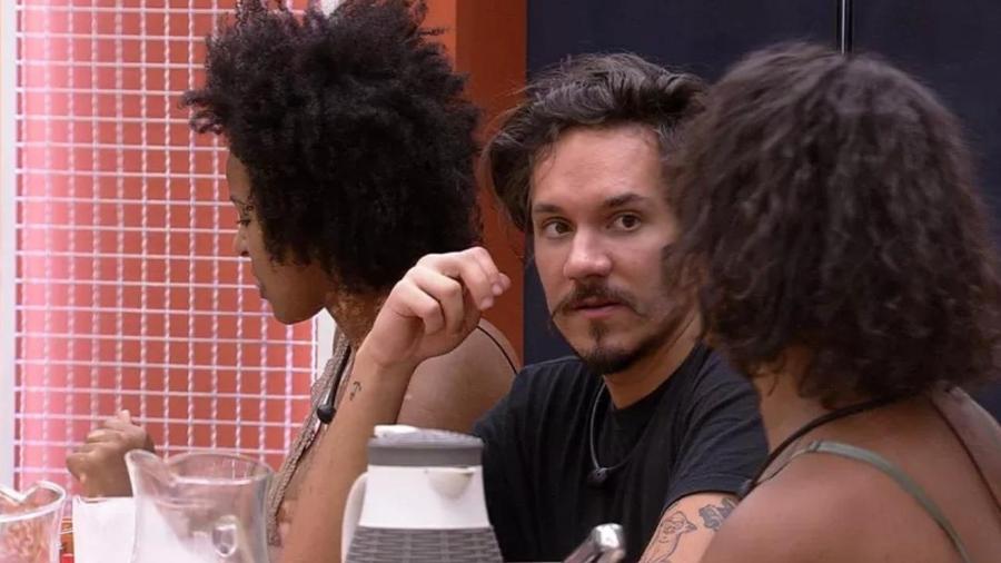 BBB 22: Eliezer diz que Paulo André não quis sentar com ele e sisters no café da manhã - Reprodução/Globoplay