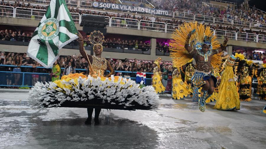 23.abr.2022 - Mocidade Independente de Padre Miguel desfila na segunda noite de carnaval na Sapucaí