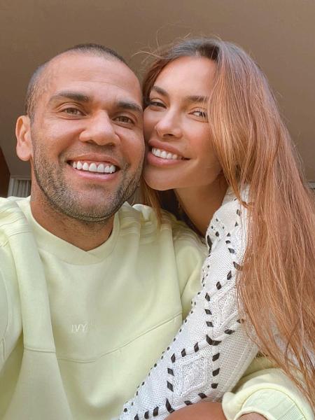 Dani Alves e a mulher, a modelo espanhola Joana Sanz - Reprodução/Instagram