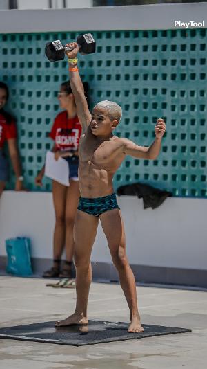 Fraquinho? Pedrinho vira fã de crossfit, ganha massa muscular e força -  14/02/2018 - UOL Esporte