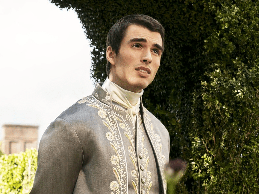 O ator que faz o rei George em Rainha Charlotte: tudo sobre - Mix de Séries