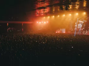 Metaleiros contam como sobreviver ao mosh pit, dança que parece uma briga