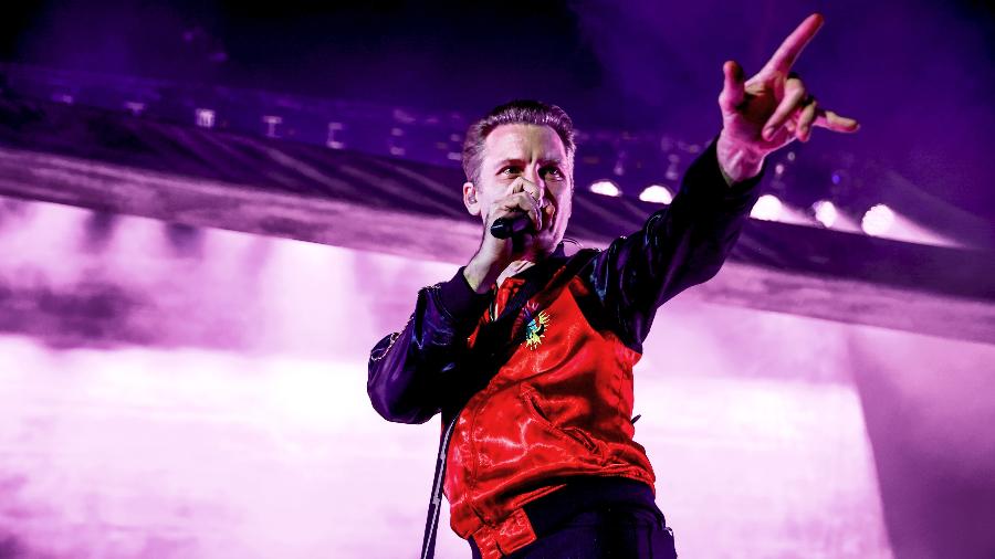 Alex Kapranos, vocalista do Franz Ferdinand, durante show na Cidade do México, em outubro de 2024; banda escocesa toca nesta quinta (14), em São Paulo - Medios y Media/Getty Images