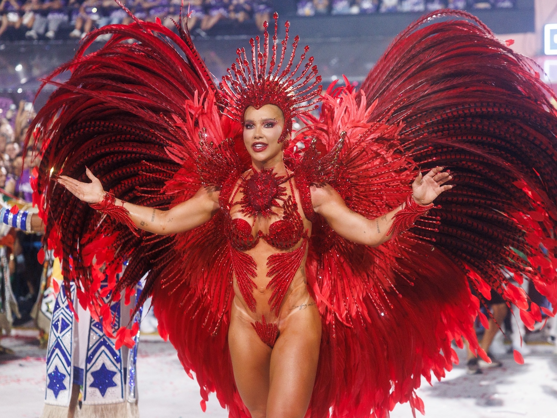 Mesmo sob vaias e imprevistos na Sapucaí, Virginia Fonseca é confirmada como rainha de bateria da Grande Rio em 2027