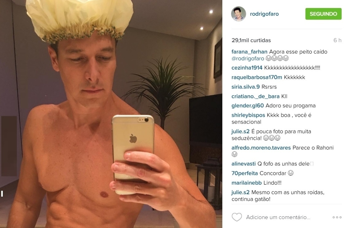 5.mai.2016 - Na noite desta quarta-feira, Rodrigo Faro decidiu postar uma foto no Instagram em que aparece sem camisa. "Boa noite queridos!!!!! E nunca se esqueçam: sensualidade sempre!!!!!", escreveu o apresentador da Record na legenda da imagem - Reprodução /Instagram /rodrigofaro