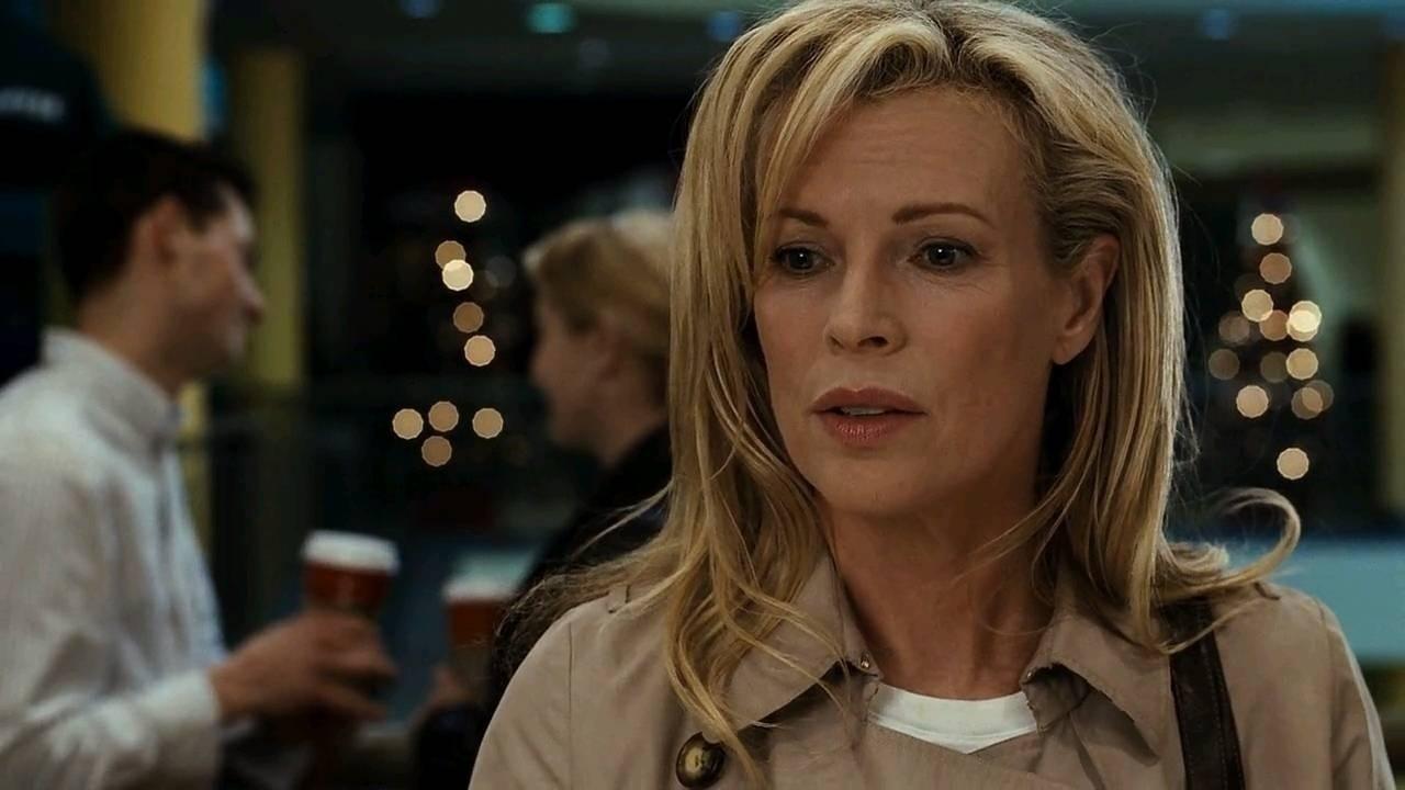 Kim Basinger en cena de "Enquanto Ela Está Fora" (2008) - Divulgação