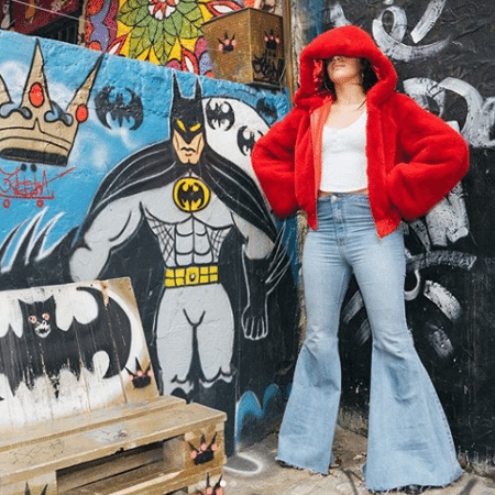 Camila Cabello dá um pulo no Beco do Batman, na Vila Madalena - Reprodução/Instagram
