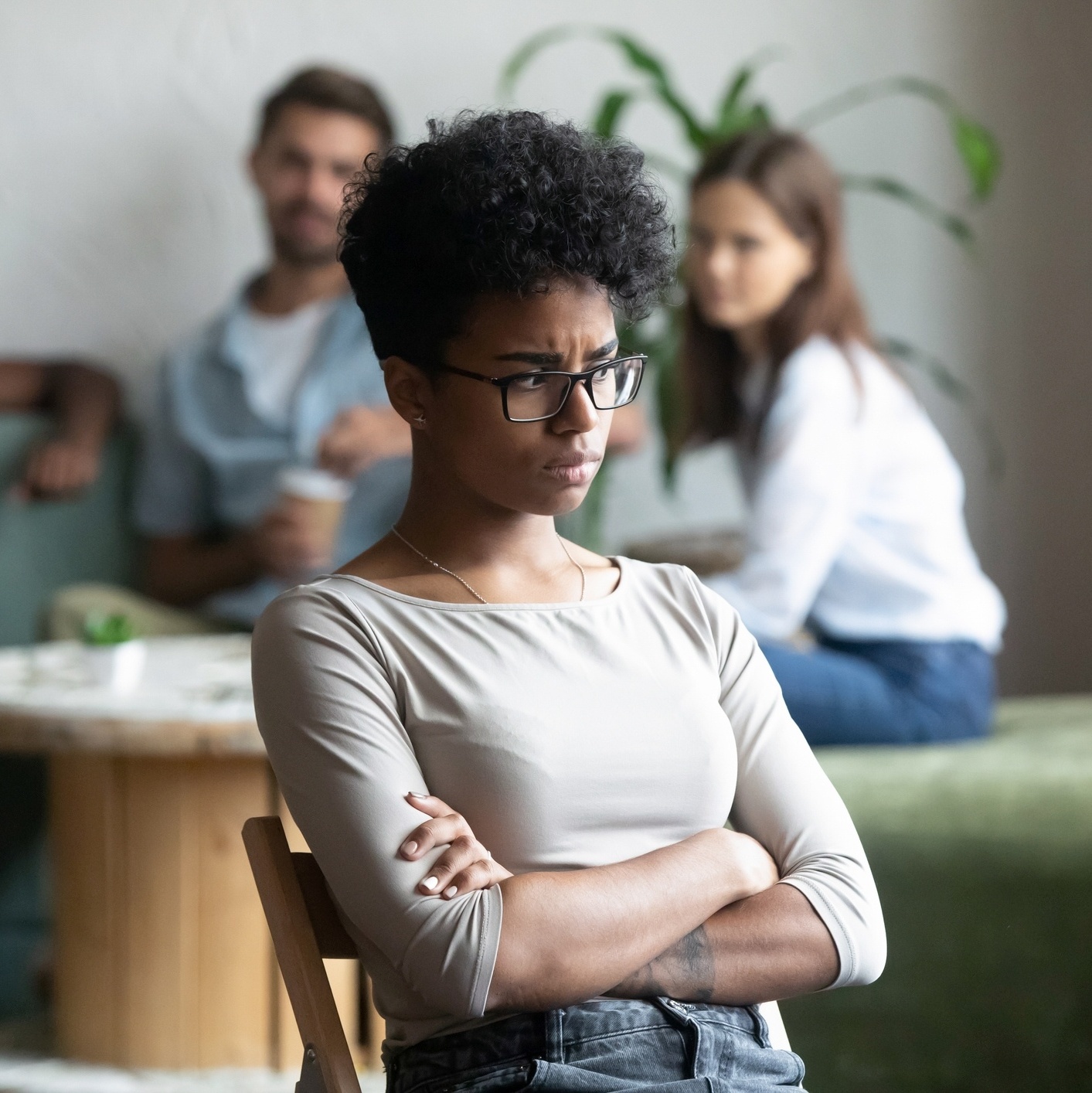 Mulheres negras sofrem e relatam mais assédio no trabalho, revela estudo -  01/07/2019 - UOL Universa