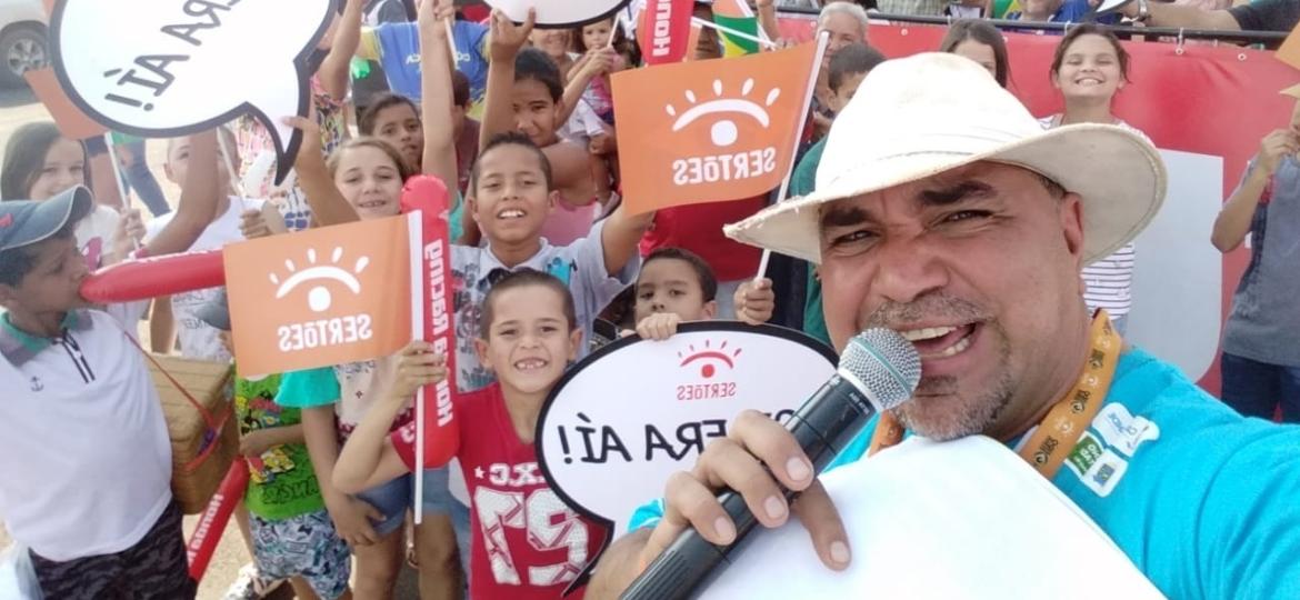 Locutor oficial do Rally dos Sertões, Alex já viu quase de tudo em 19 edições - Divulgação