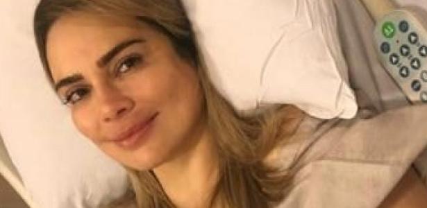 Vai retirar hastes | Rachel Sheherazade passa por 2ª cirurgia nos pés em SP