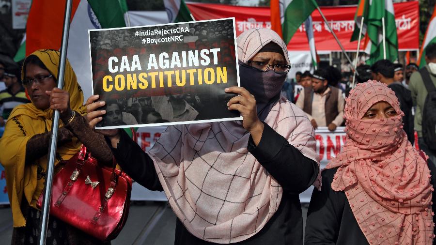 Manifestantes protestam em Kolkata, na Índia, contra mudança na Lei de Cidadania - Reuters