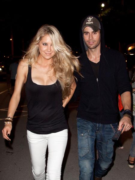 29.09.2010 - Enrique Iglesias e Anna Kounikova em evento em Miami (EUA) - John Parra/WireImage