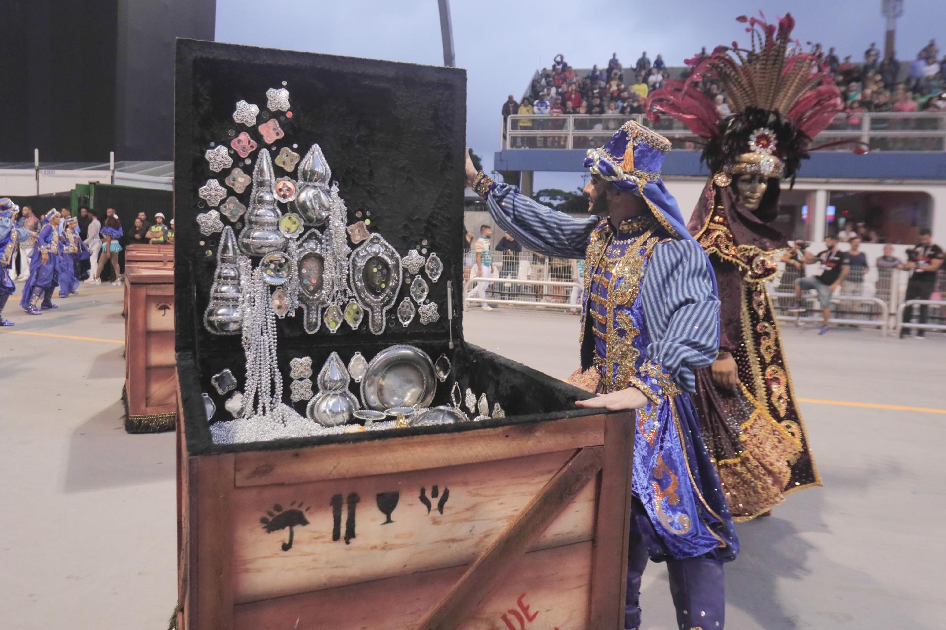 Império de Casa Verde desfila no Anhembi - Ricardo Matsukawa/UOL