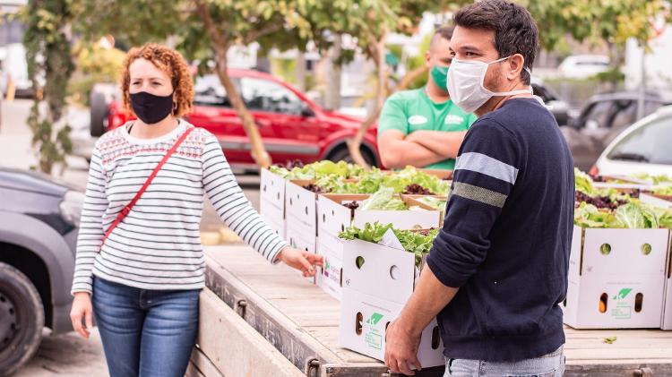 Distribuição de alimentos do projeto Orgânico Solidário - Divulgação - Divulgação