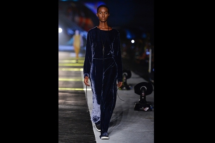 Osklen desfila da Elle Preview - Divulgação