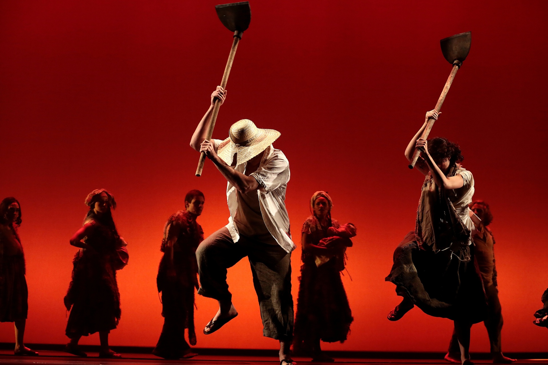 24.mai.2016 - O elenco foi descobrindo seus papéis durante o ensaio para "Gabriela, um Musical" - Flávio Florido/UOL