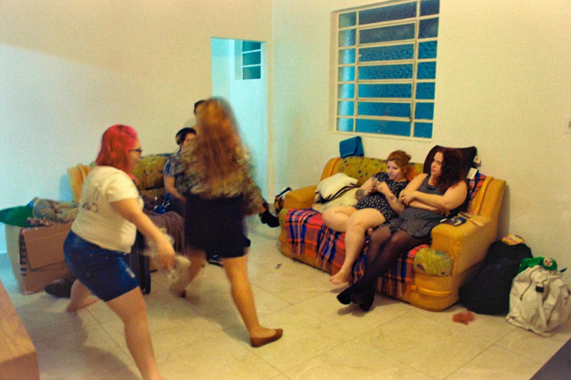 Cena do documentário "They Can Do It" com o coletivo de drag queens mulheres Riot Queens - Kelviane Lima/Divulgação