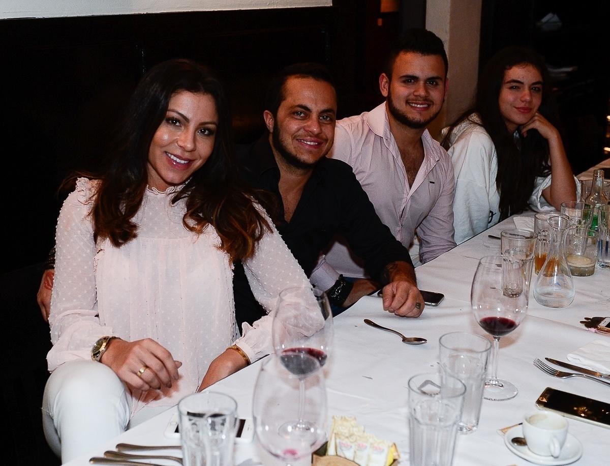 Gretchen reúne a família para comemorar sucesso em clipe de Katy Perry e participação na campanha de divulgação da série "Glow", da Netflix. A rainha do bumbum festejou a boa fase em um restaurante no bairro dos Jardins, em São Paulo - Francisco Cepeda/AgNews