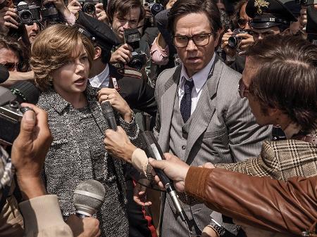 Michelle Williams e Mark Wahlberg em cena de "Todo o Dinheiro do Mundo" - Divulgação