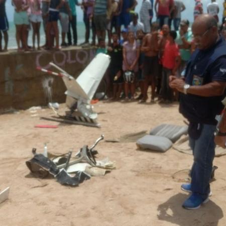 Restos do Globocop que caiu no Recife na manhã desta terça (23) - Geraldo Lélis/UOL - Geraldo Lélis/UOL