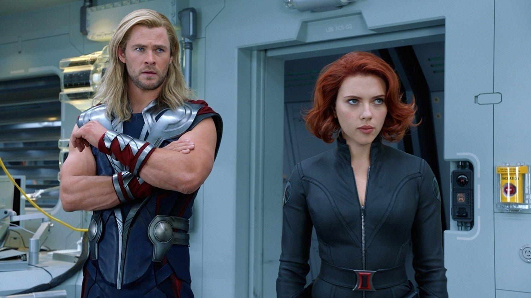 Scarlett Johansson e Chris Hemsworth em cena de "Os Vingadores: The Avengers" (2012) - Divulgação