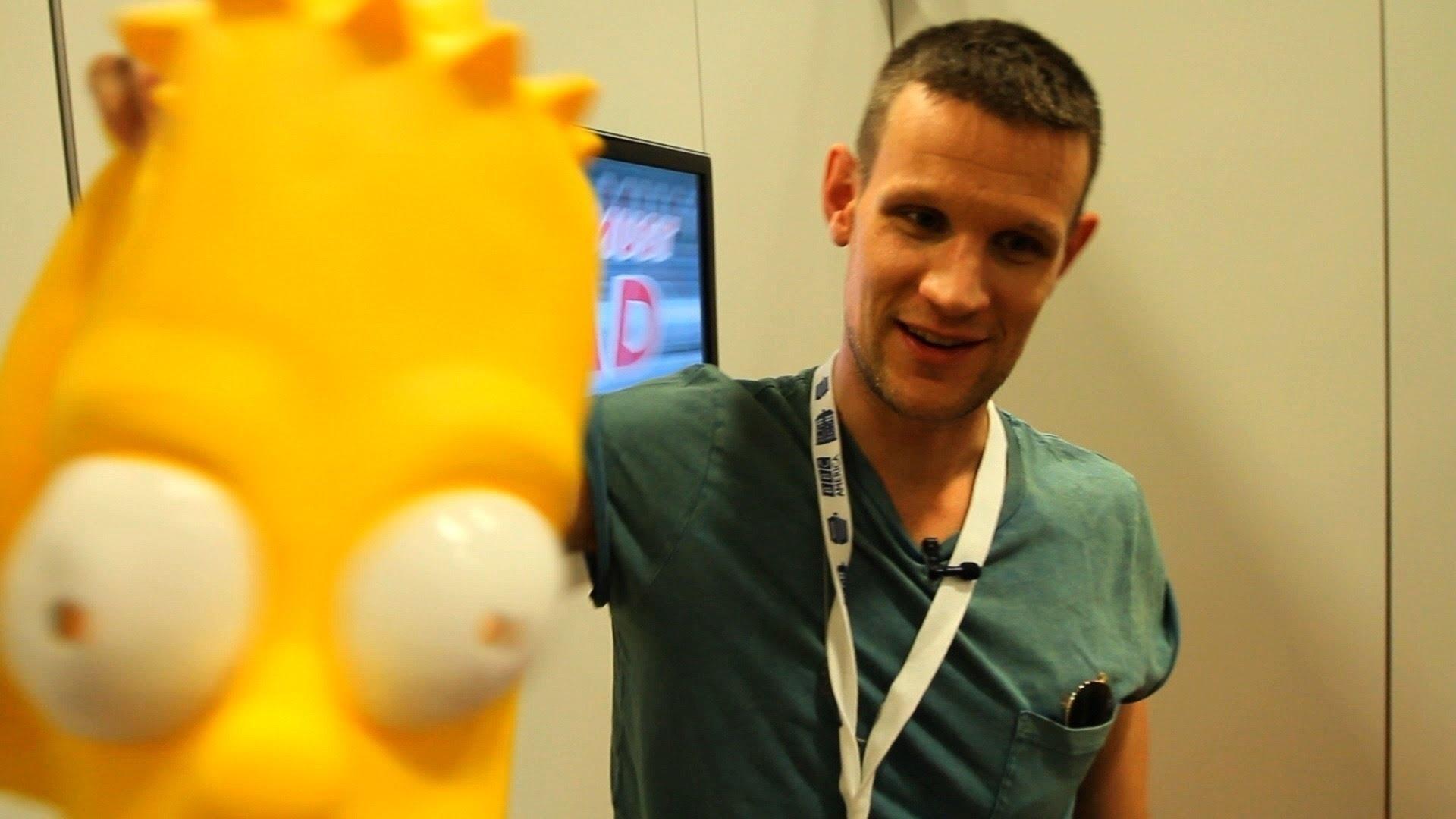 Matt Smith foi à San Diego Comic-Con com uma máscara de Bart Simpson em 2013 - Reprodução/YouTube