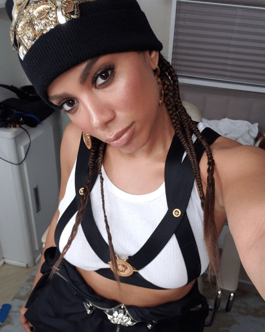 Anitta - bastidores de "Kisses" - Reprodução/Instagram