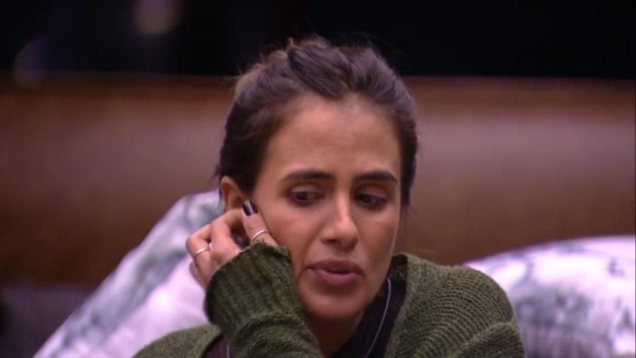 Carolina aconselha Paula sobre voto - Reprodução/GloboPlay