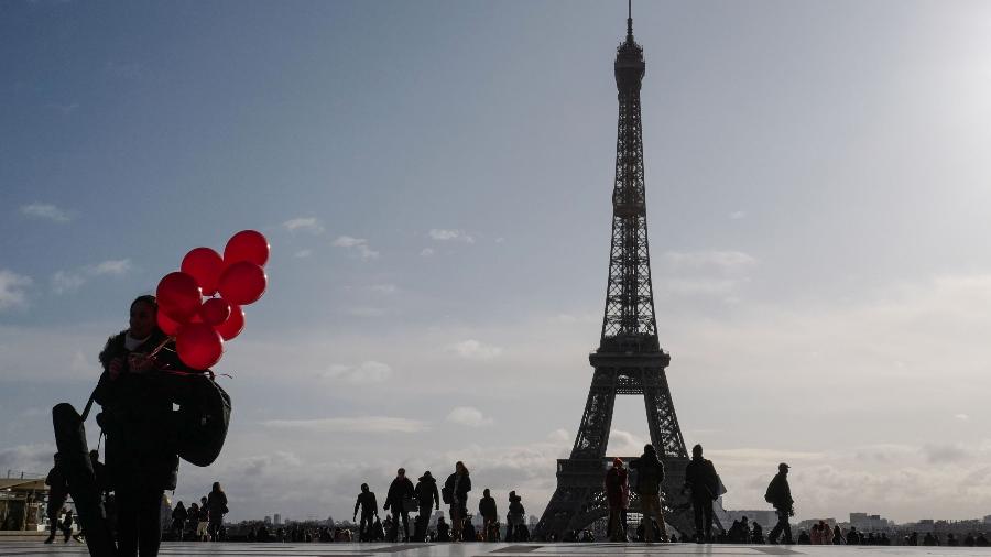 Praça Trocadero e a Torre Eiffel, em Paris (França) - AFP