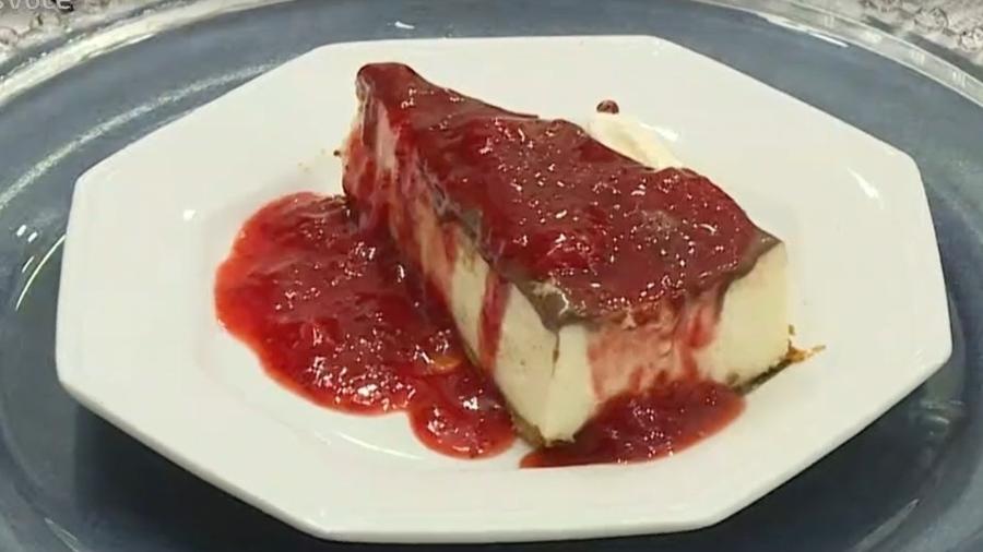 Cheesecake com geleia de morango feita por Ed no "Jogo de Panelas" - Reprodução/TV Globo