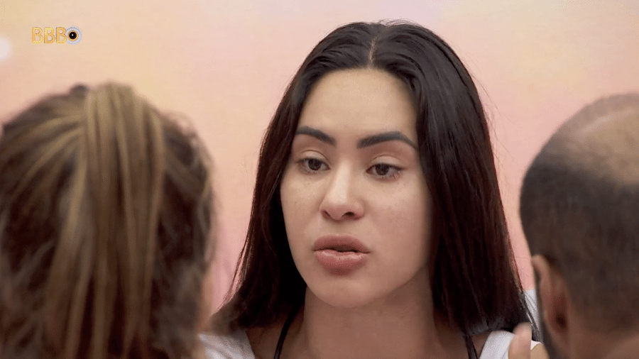 Isabelle chora ao falar de Davi no BBB 24: 'Ele tá doente'