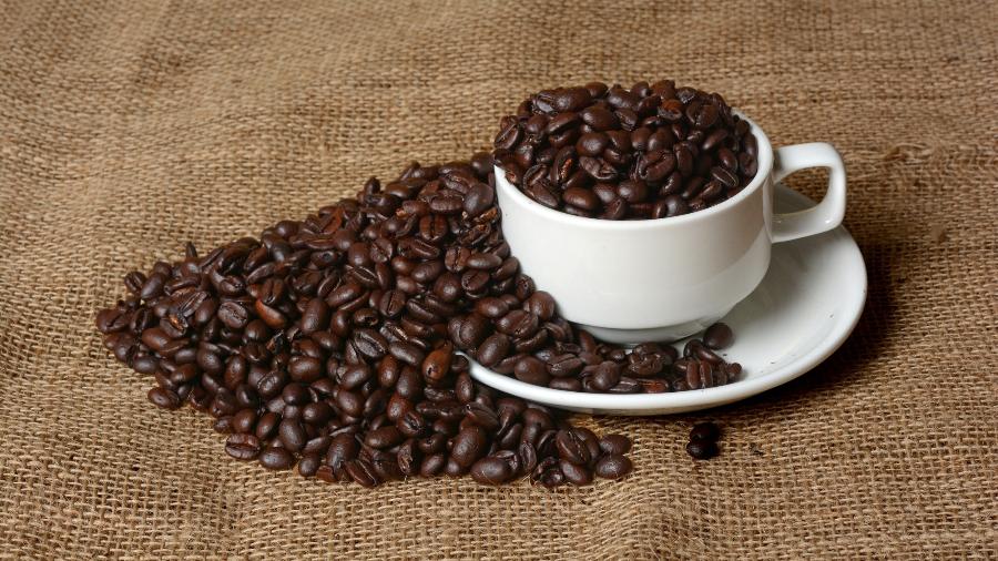 Grãos de café: estoques baixos alimentam ansiedade e pânico a cada boletim meteorológico Grãos de café: estoques baixos alimentam ansiedade e pânico a cada boletim meteorológico