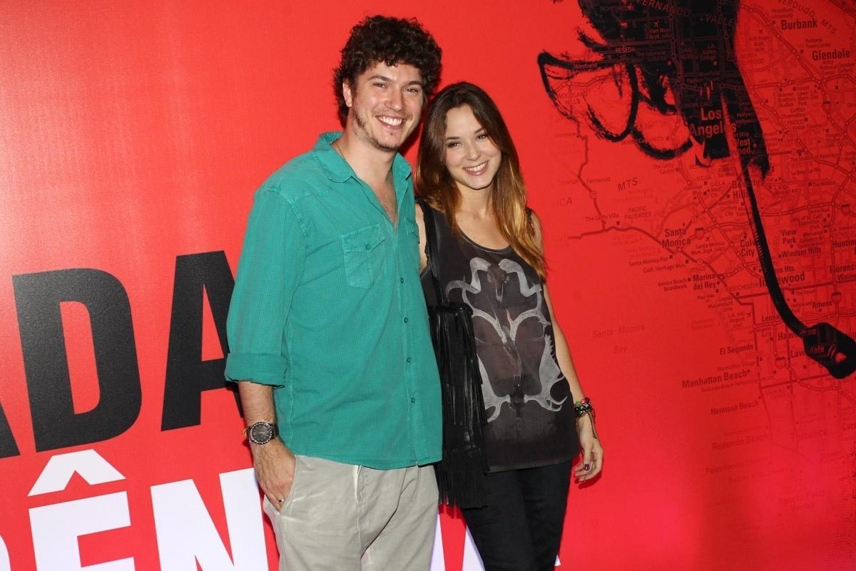 11.4.2013: Os atores Caio Paduan e Juliana Lohmann prestigiam o lançamento de "Chamada de Emergência", cm Halle Berry, no Rio de Janeiro - Manuela Scarpa/Foto Rio News