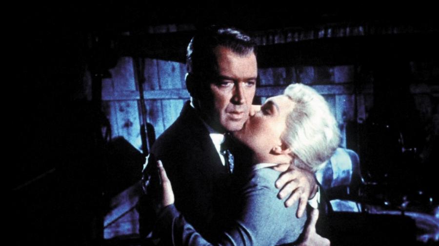 James Stewart e Kim Novak em cena do filme "Um Corpo que Cai" ("Vertigo", 1958), direção de Alfred Hitchcock