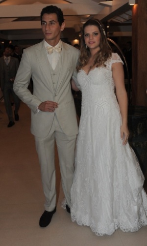 25.mai.2013 - O jogador Paulo Henrique Ganso e Giovanna Costi Gonçalves se casaram em Caraguatatuba, litoral de São Paulo