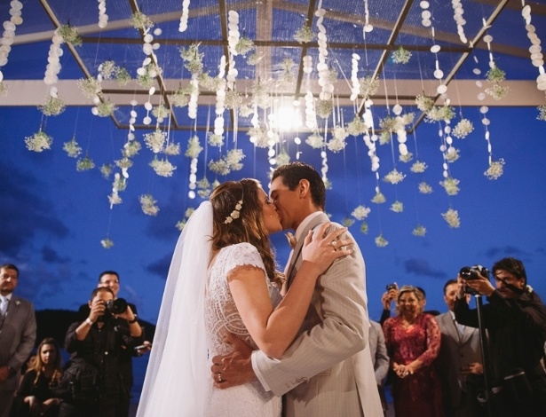 25.mai.2013 - O jogador Paulo Henrique Ganso e Giovanna Costi Gonçalves se casaram em Caraguatatuba, litoral de São Paulo