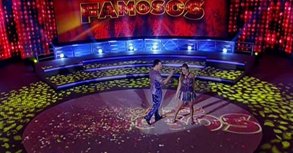 26.mai.2013 - Daniel Boaventura e Juliana Valcézia dançam  "Don´t let me be misunderstood", do grupo Santa Esmeralda, no quadro "Dança dos Famosos"