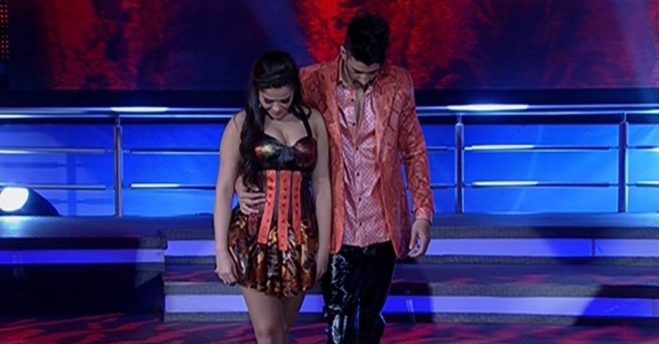 26.mai.2013 - Gusttavo Lima e Ana Flávia Simões dançam "Let´s Groove", de Earth Wind and Fire, no quadro "Dança dos Famosos"