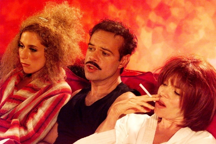 2004 - Débora Bloch grava o quadro "As 50 Leis do Amor", do "Fantástico", com Andréa Beltrão e Diogo Vilella