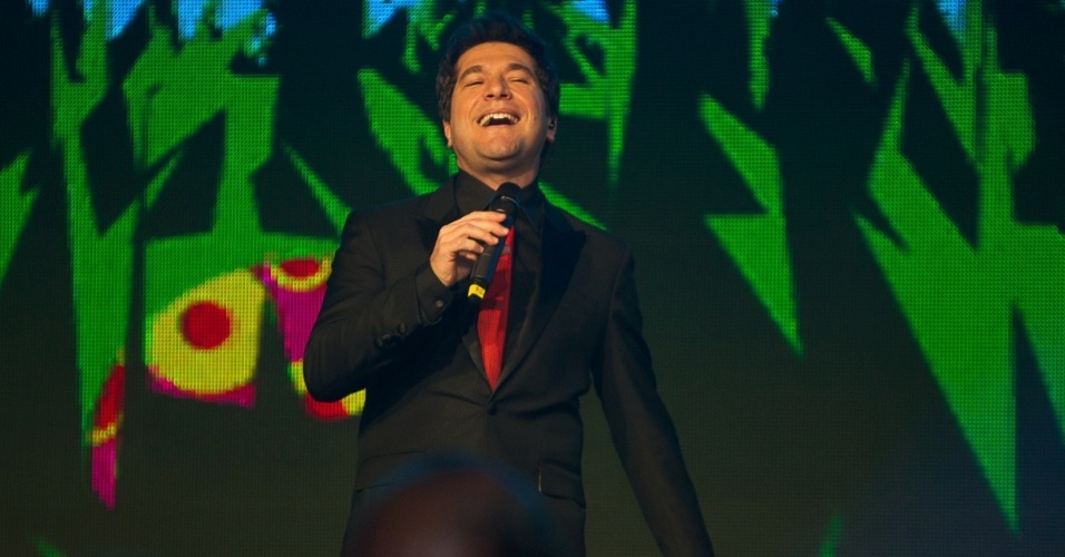 28.mai.2013 - Daniel canta na festa de 50 anos de Xuxa, em hotel de São Paulo