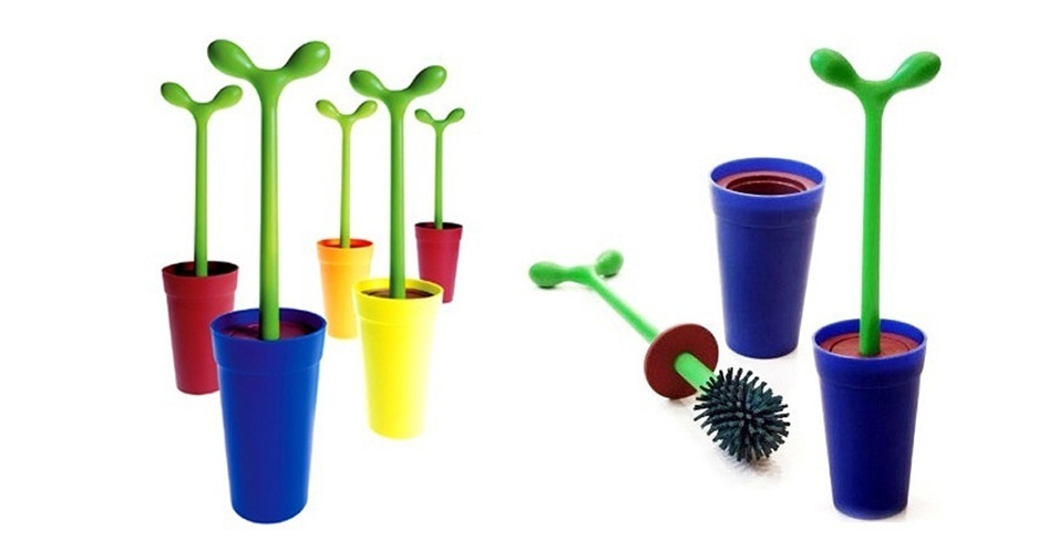 Escova de vaso sanitário Merdolino; R$ 229 cada, da Alessi - Divulgação