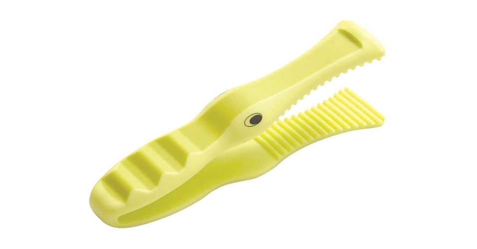 Pegador de alimentos em formato de crocodilo, R$ 16,32, da Kuhn Rikon - Divulgação