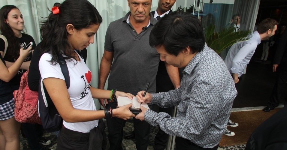 29.mai.2013 - Após coletiva realizado no Morro da Urca, Ken Jeong retornou ao hotel onde está hospedado na zona sul do Rio