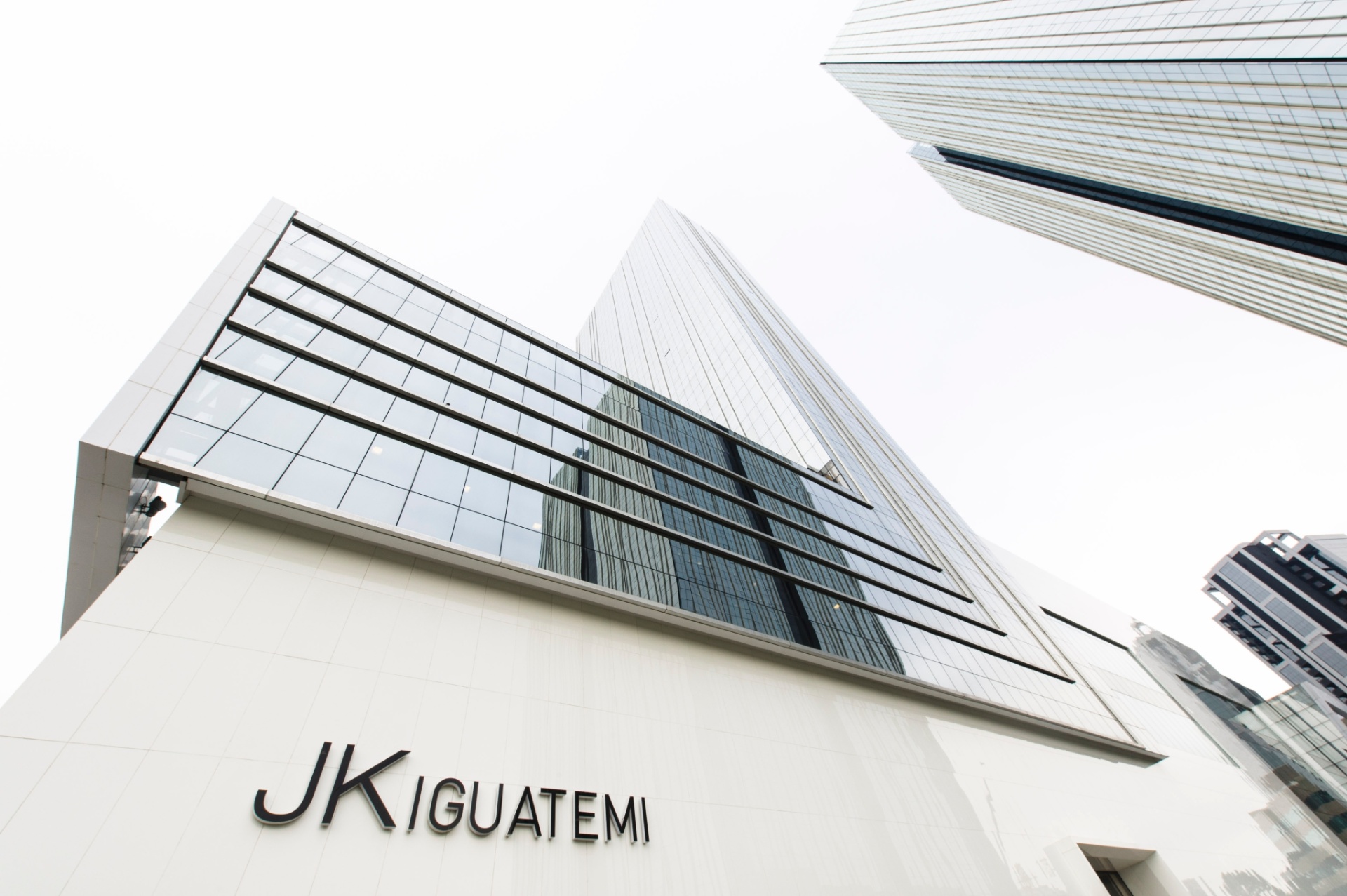 Para a 3ª edição da Mostra Black, a organização da exposição escolheu como sede do evento os cinco últimos andares da recém-inaugurada torre anexa ao shopping JK Iguatemi, em São Paulo. Os 29 ambientes podem ser visitados até dia 9 de julho de 2013 - Katia Kuwabara/ UOL