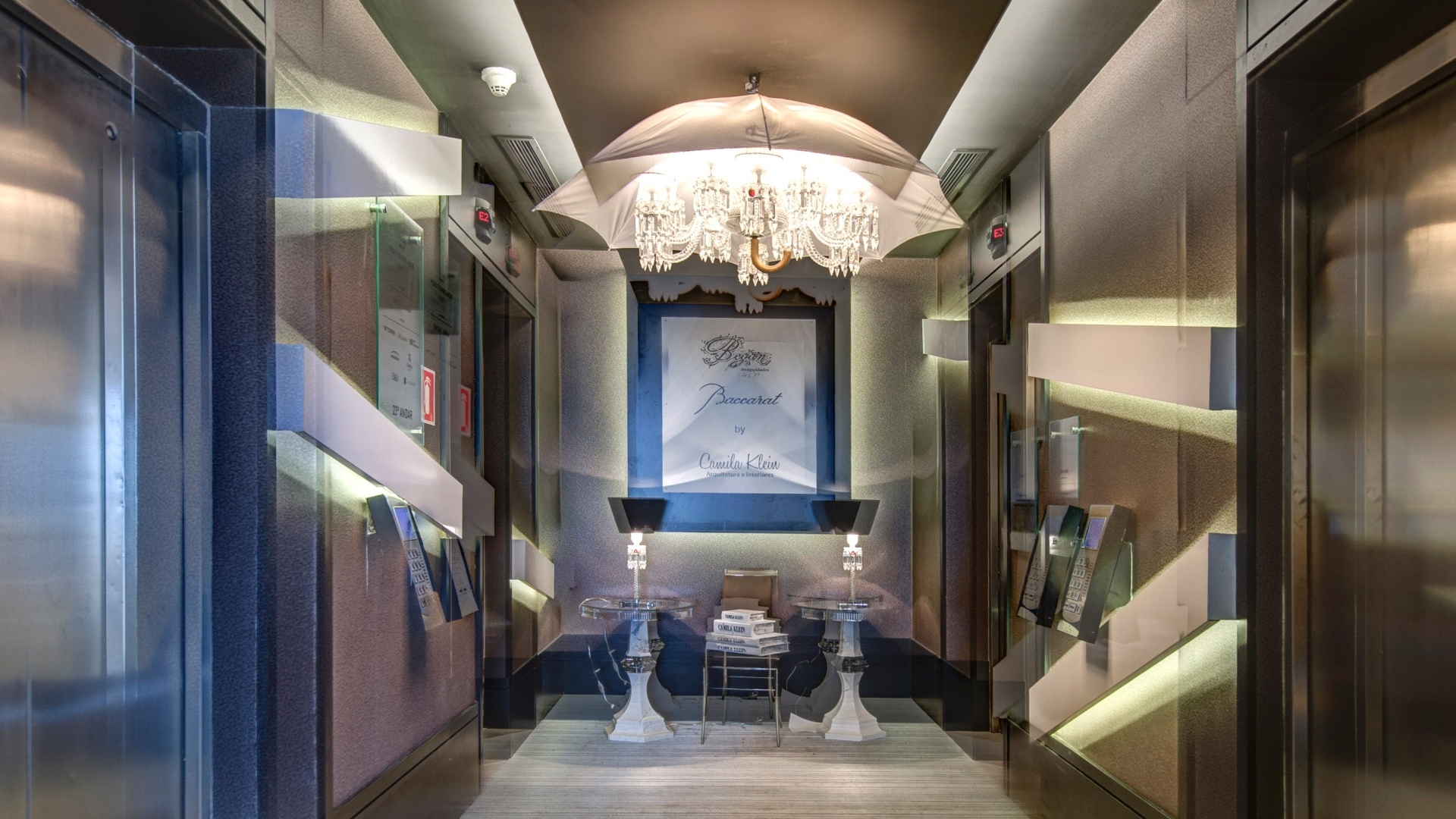 Quem assina o Hall dos Elevadores é a arquiteta Camila Klein, estreante no evento. A 3ª Mostra Black fica aberta à visitação até dia 9 de julho de 2013, nos cinco últimos andares da torre anexa ao shopping JK Iguatemi, em São Paulo - Katia Kuwabara/ UOL