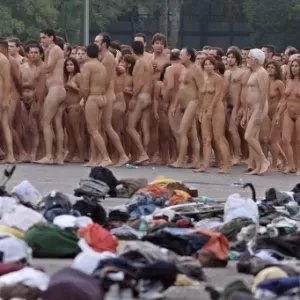 Fotos: As multidões nuas de Spencer Tunick - 07/06/2013 - UOL ...